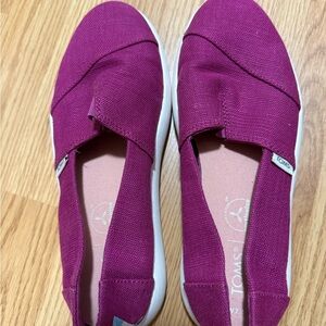 Toms Red Canvas Flats with Elastic Goring